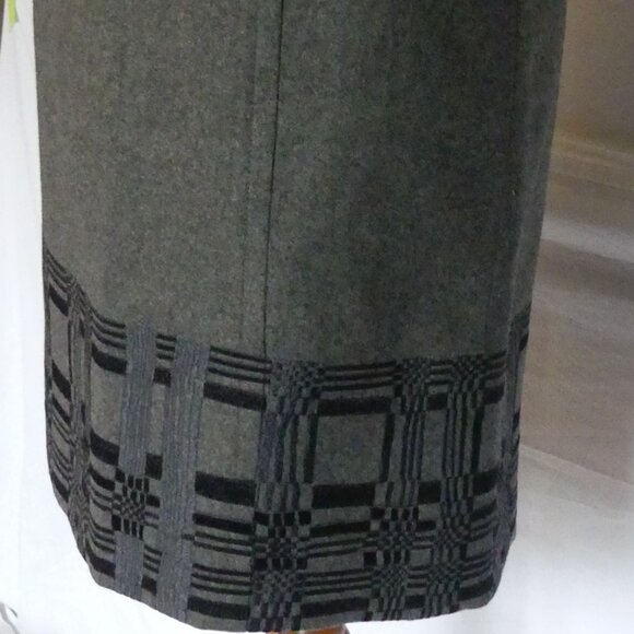 Magaschoni Grey Wool Pencil Skirt Graphic Design Embroidery USA Size 4 Gray - Picture 3 of 13